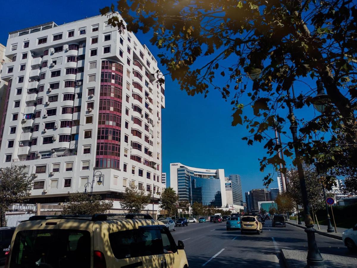 Amazing Appartement Au Centre Ville En Face Hilton & Gare Train De Tgv De Tanger Zewnętrze zdjęcie